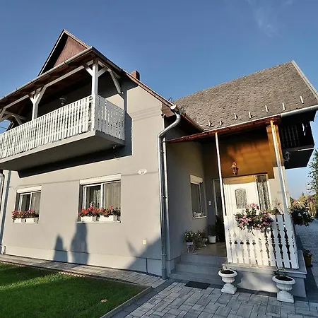 Vintage Lelle Appartement *