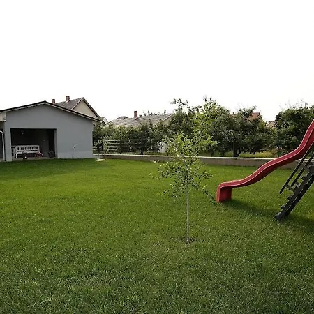 Vintage Lelle Appartement